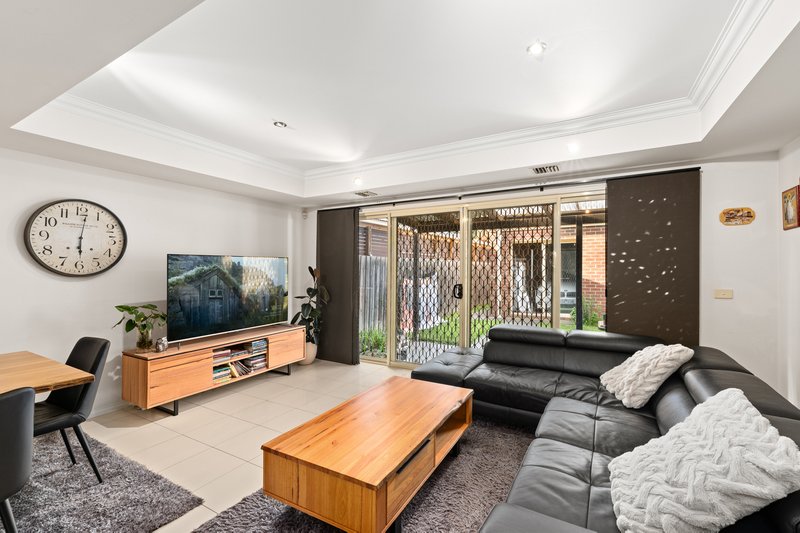 Photo - 39 Vincent Drive, South Morang VIC 3752 - Image 7