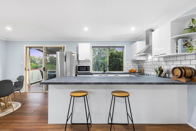 Photo - 39 Walkers Road, Everton Hills QLD 4053 - Image 2