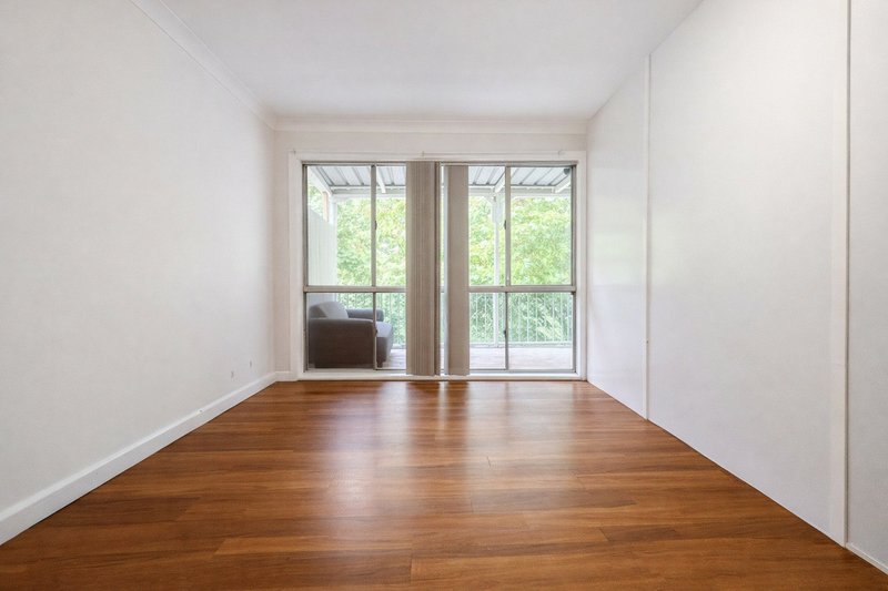 Photo - 39 Waterside Crescent, Carramar NSW 2163 - Image 3