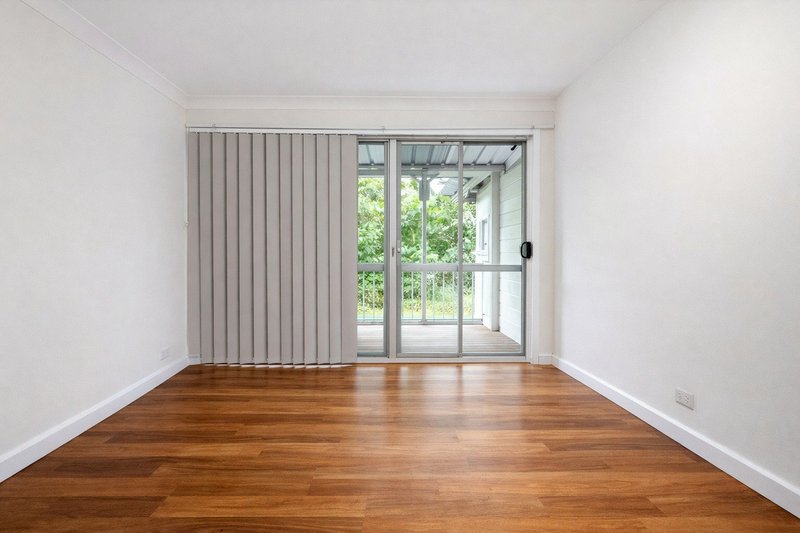 Photo - 39 Waterside Crescent, Carramar NSW 2163 - Image 5