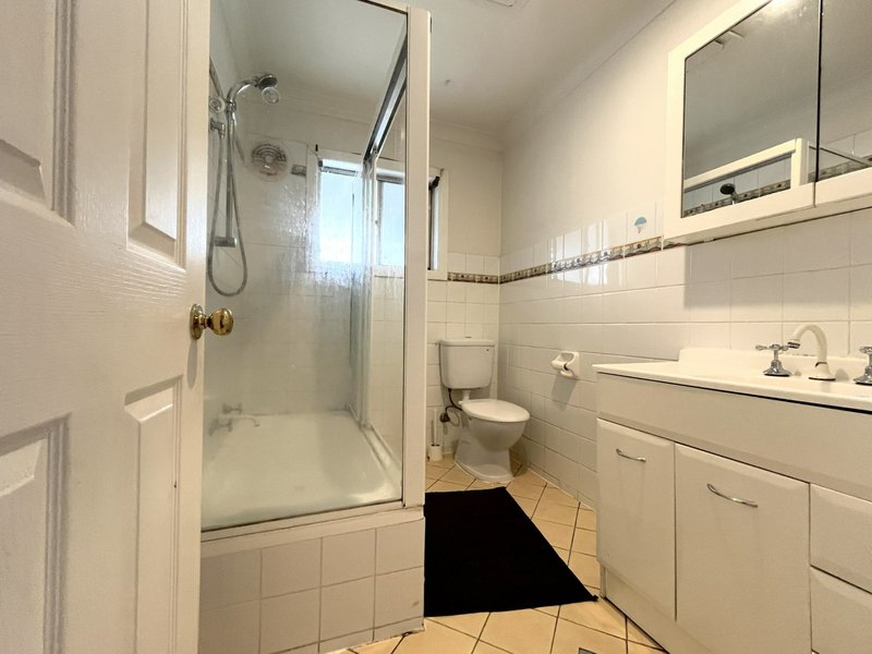 Photo - 39 Waterside Crescent, Carramar NSW 2163 - Image 6