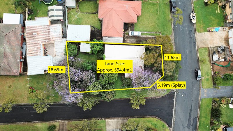 39 Wendy Avenue, Georges Hall NSW 2198