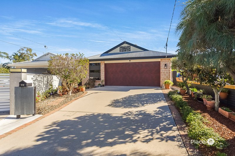 Photo - 39 Wendy Crescent, Clontarf QLD 4019 - Image 2