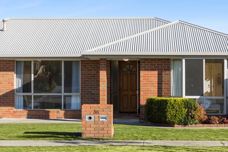 Photo - 39 Wheatley Street, Kyneton VIC 3444 - Image 2