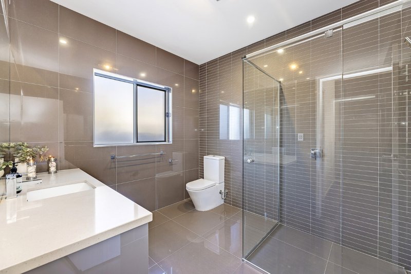 Photo - 39 Whitehaven Way, Pelican Waters QLD 4551 - Image 9