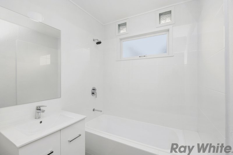 Photo - 39 Windsor Place, Deception Bay QLD 4508 - Image 5