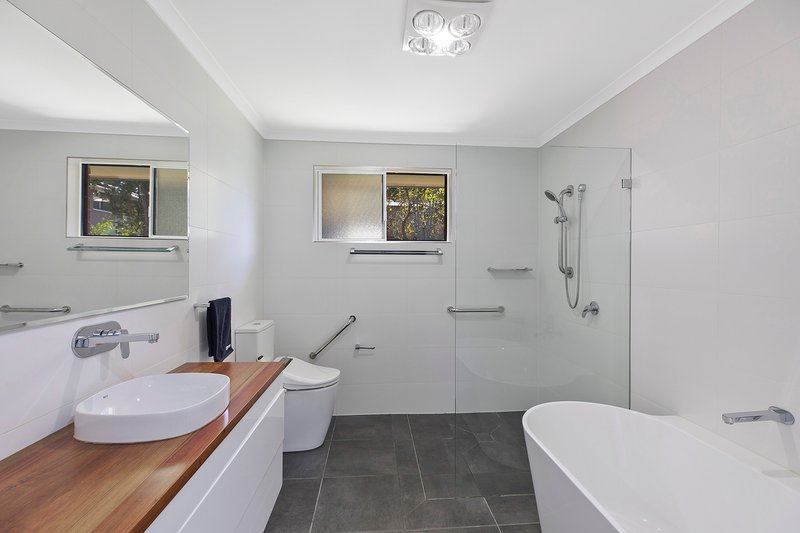 Photo - 39 Windsor Road, Wamberal NSW 2260 - Image 3