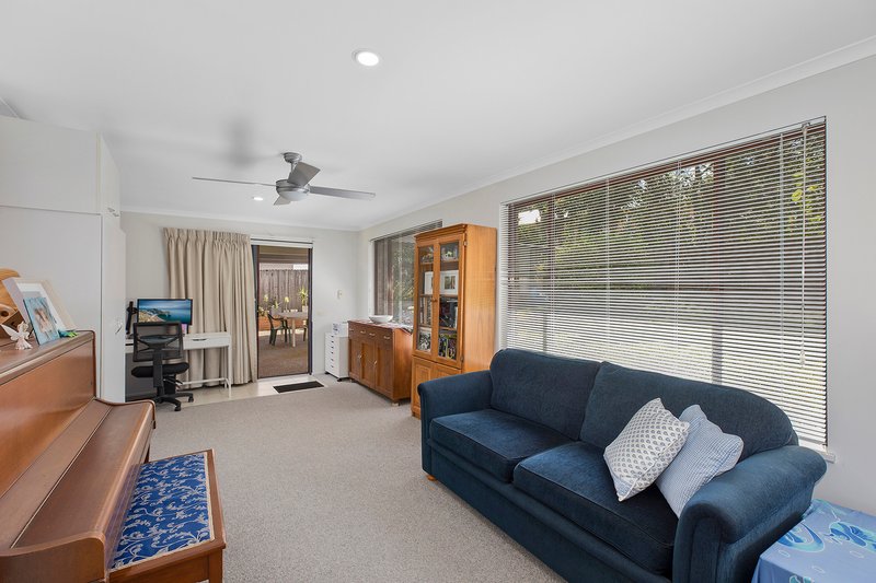 Photo - 39 Windsor Road, Wamberal NSW 2260 - Image 6