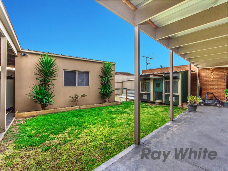 Photo - 39 Wintersun Drive, Albanvale VIC 3021 - Image 9