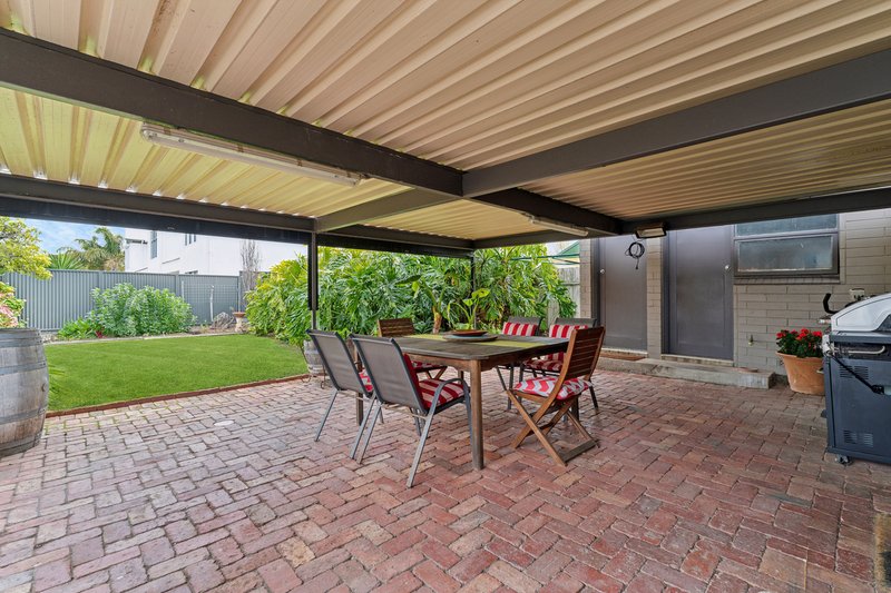 Photo - 39 Witton Road, Port Noarlunga SA 5167 - Image 13