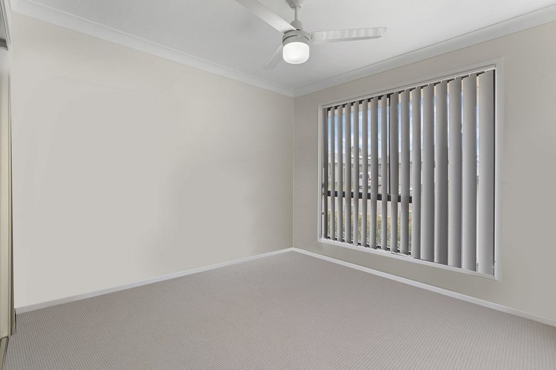 Photo - 39 Wood Drive, Redbank Plains QLD 4301 - Image 4