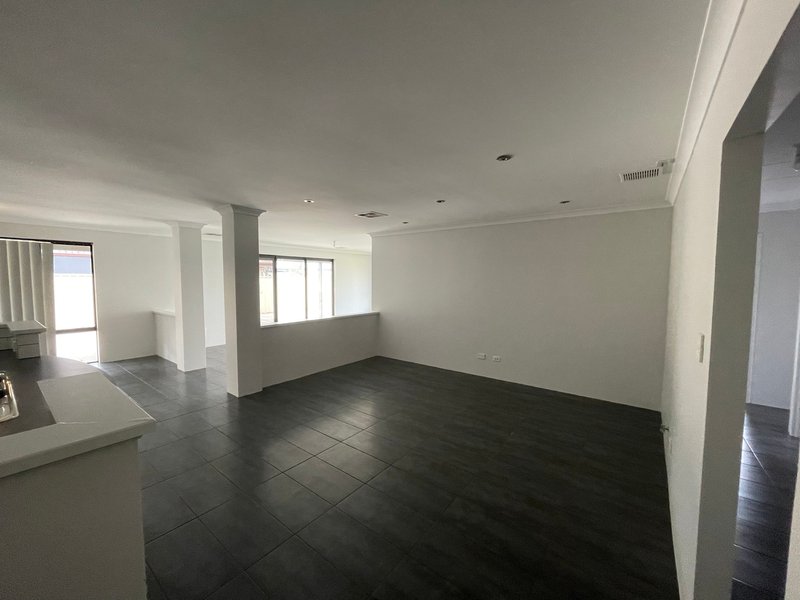 Photo - 39 Woodley Road, Glen Iris WA 6230 - Image 2