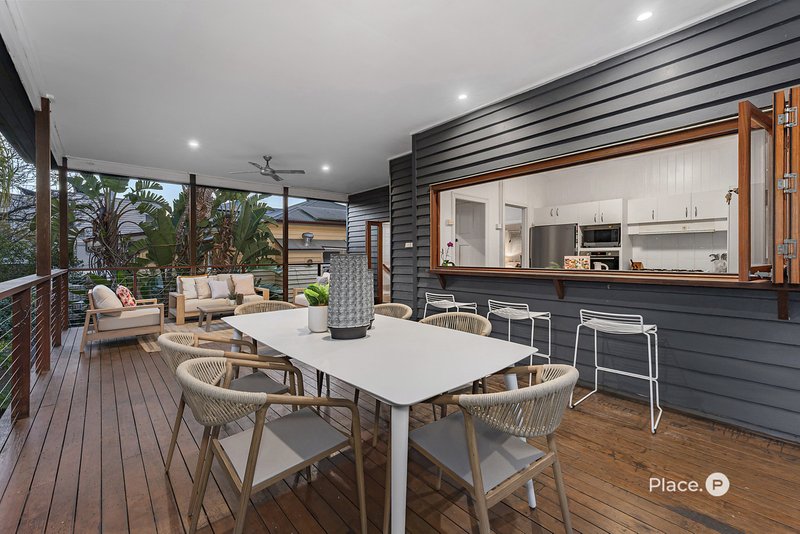Photo - 39 Woodrow Drive, Coorparoo QLD 4151 - Image 2
