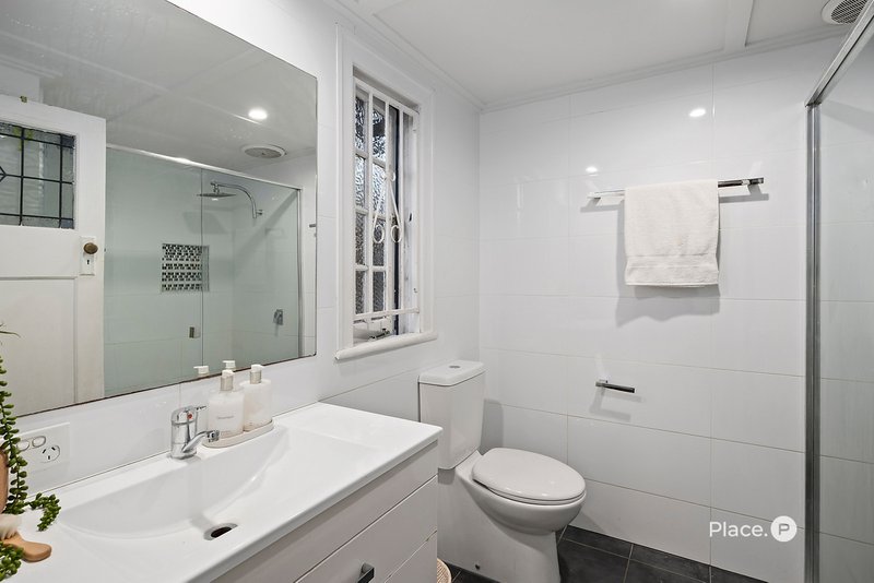 Photo - 39 Woodrow Drive, Coorparoo QLD 4151 - Image 10