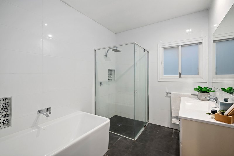 Photo - 39 Woodrow Drive, Coorparoo QLD 4151 - Image 16