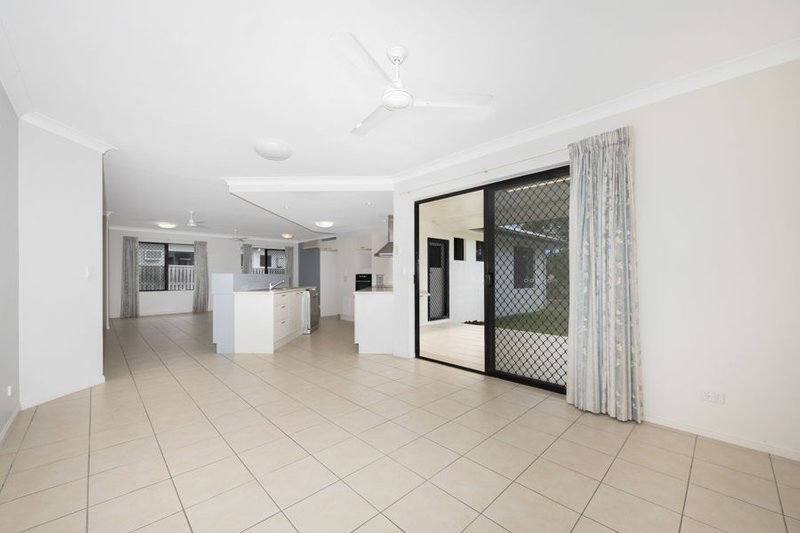 Photo - 39 Woodwark Drive, Bushland Beach QLD 4818 - Image 2