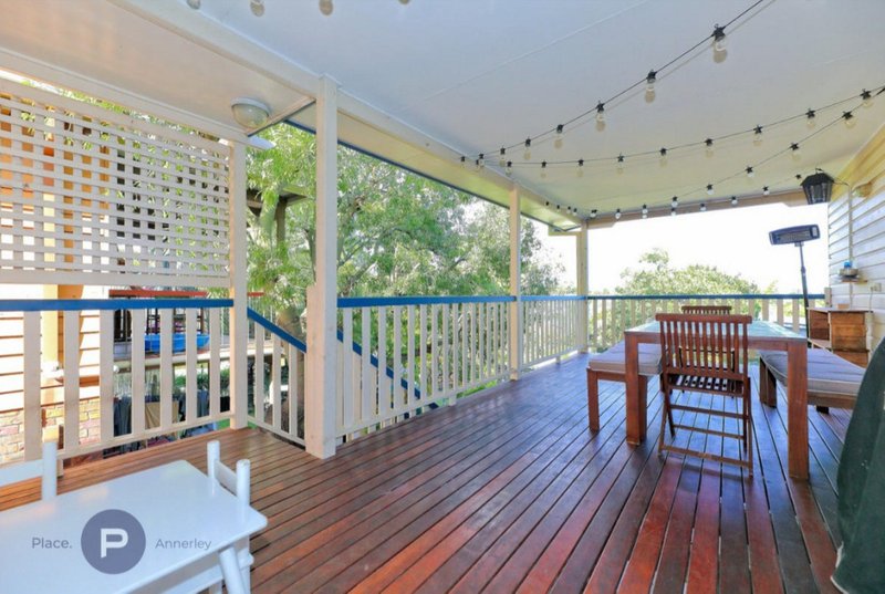 Photo - 39 Wylma Street, Holland Park QLD 4121 - Image 2