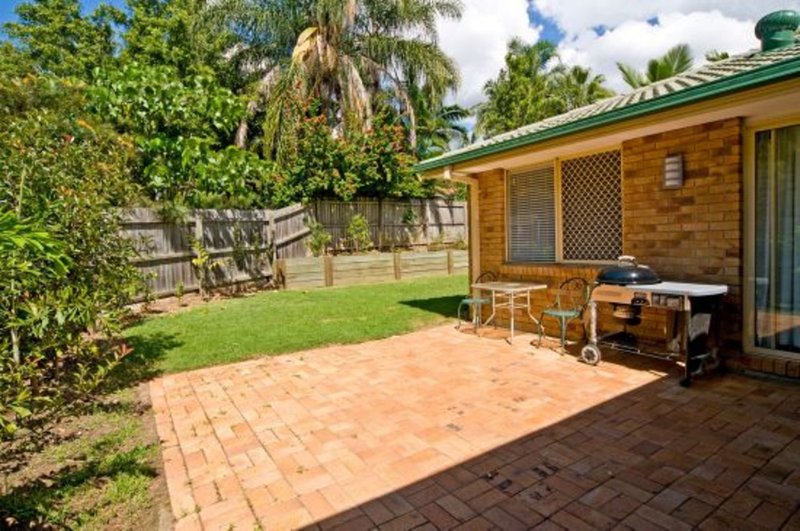 Photo - 39 Wyncroft Street, Holland Park QLD 4121 - Image 10