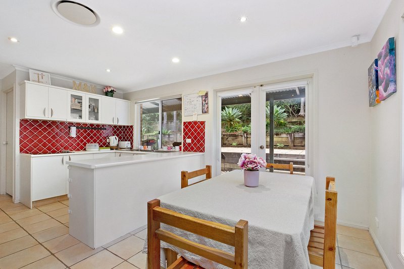 Photo - 39 Yathong Court, Arana Hills QLD 4054 - Image 5