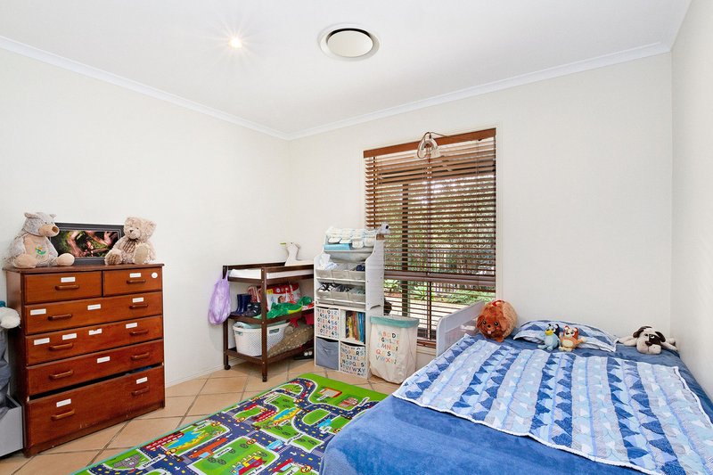 Photo - 39 Yathong Court, Arana Hills QLD 4054 - Image 10