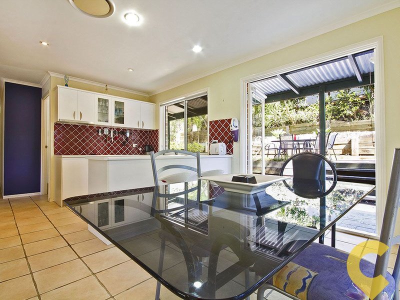 Photo - 39 Yathong Court, Arana Hills QLD 4054 - Image 6