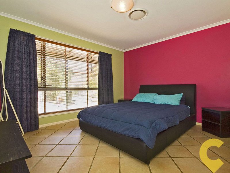 Photo - 39 Yathong Court, Arana Hills QLD 4054 - Image 10