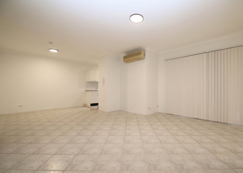 Photo - 3/90 Brancourt Avenue, Yagoona NSW 2199 - Image 1