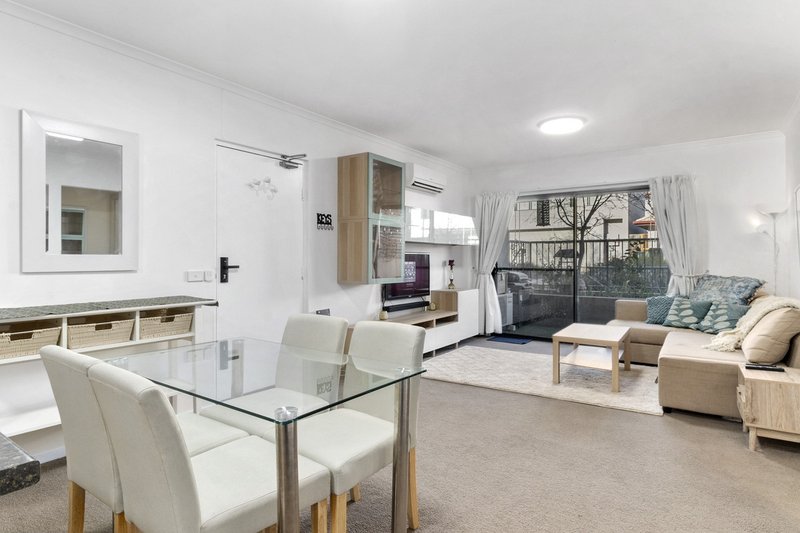 Photo - 3/90 Gozzard Street, Gungahlin ACT 2912 - Image 2