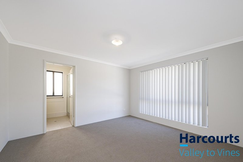 Photo - 390 Henley Street, Henley Brook WA 6055 - Image 2