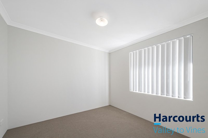Photo - 390 Henley Street, Henley Brook WA 6055 - Image 5