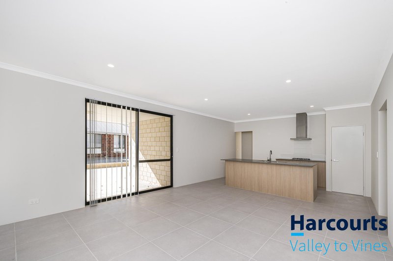 Photo - 390 Henley Street, Henley Brook WA 6055 - Image 11