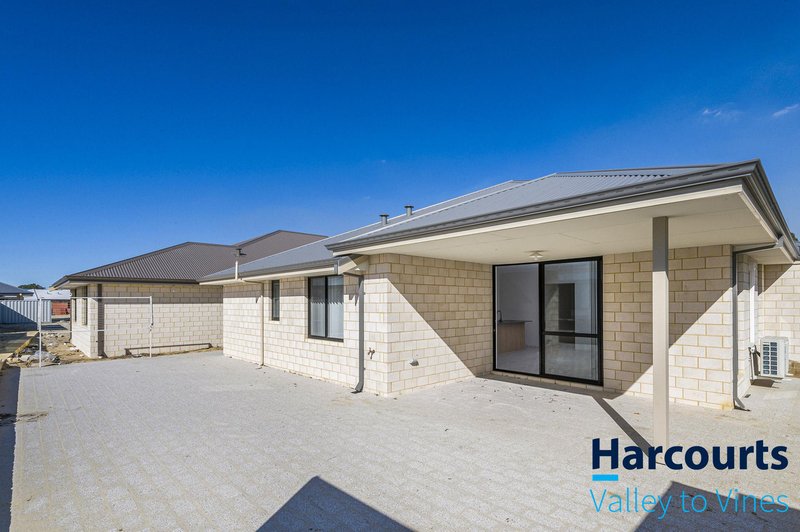 Photo - 390 Henley Street, Henley Brook WA 6055 - Image 13