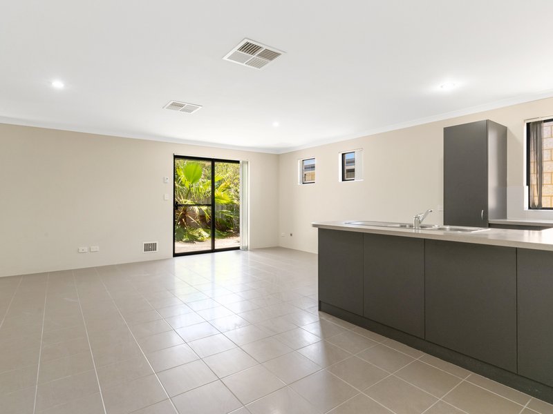 Photo - 3/90 Renou Street, East Cannington WA 6107 - Image 6