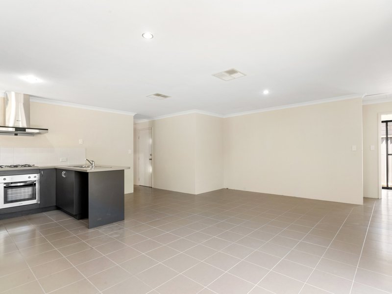 Photo - 3/90 Renou Street, East Cannington WA 6107 - Image 7