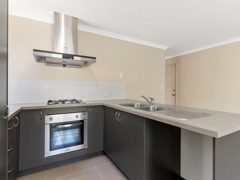 Photo - 3/90 Renou Street, East Cannington WA 6107 - Image 9