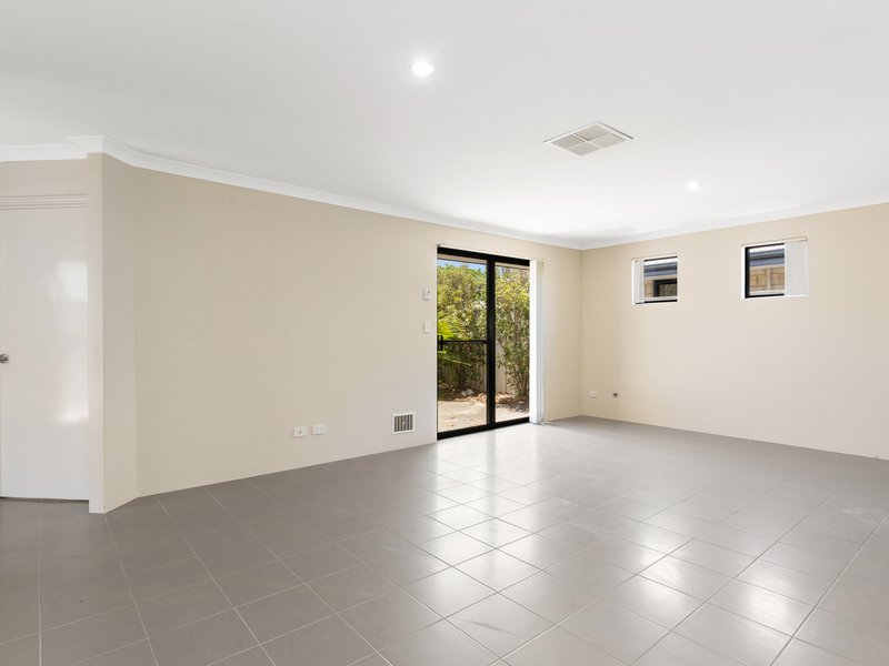 Photo - 3/90 Renou Street, East Cannington WA 6107 - Image 11