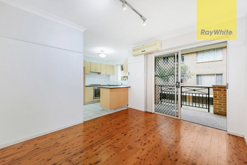 Photo - 3/92 Arthur Street, Rosehill NSW 2142 - Image 3