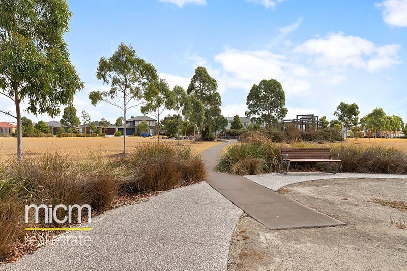 Photo - 392 Boardwalk Boulevard, Point Cook VIC 3030 - Image 11