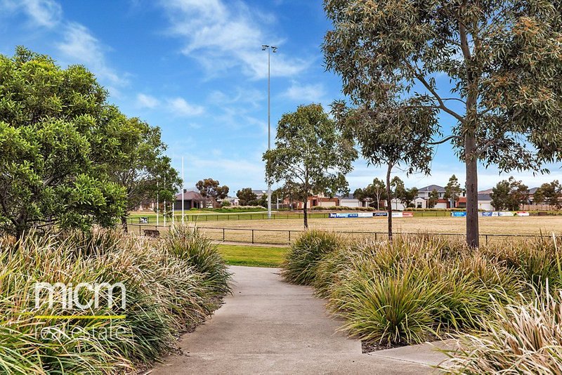 Photo - 392 Boardwalk Boulevard, Point Cook VIC 3030 - Image 17