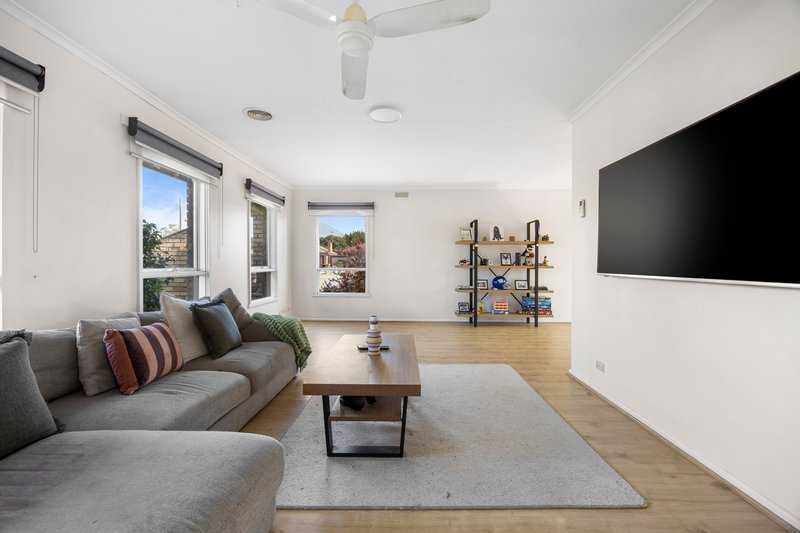 Photo - 392 Forest Street, Wendouree VIC 3355 - Image 3