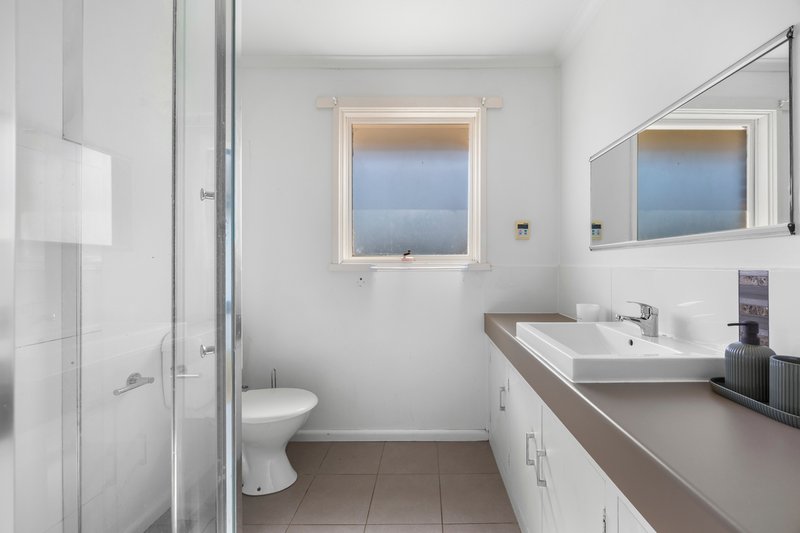Photo - 392 Forest Street, Wendouree VIC 3355 - Image 12