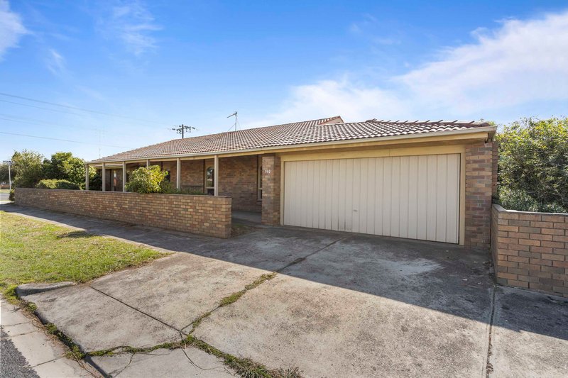 Photo - 392 Forest Street, Wendouree VIC 3355 - Image 17