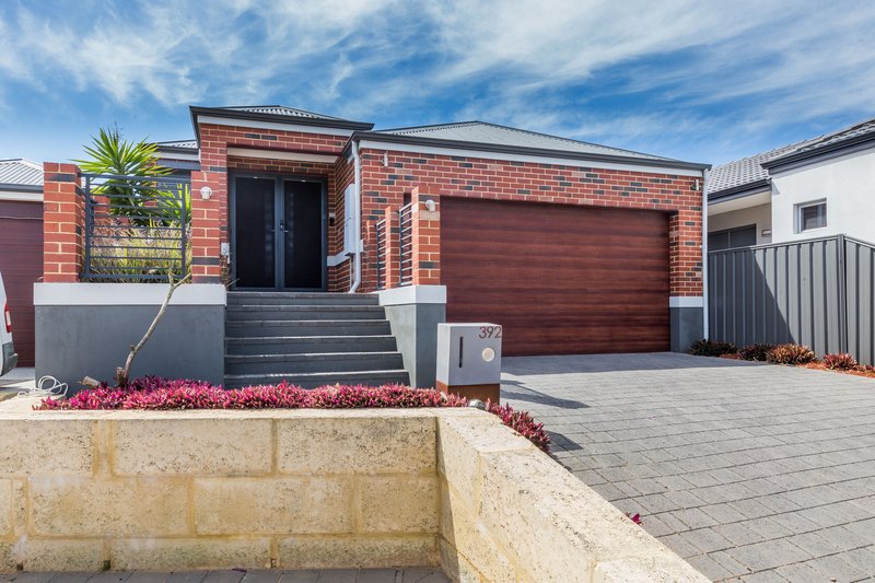 392 Hamilton Road, Lake Coogee WA 6166