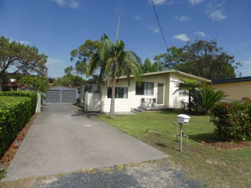 393 The Lakesway , Tuncurry NSW 2428