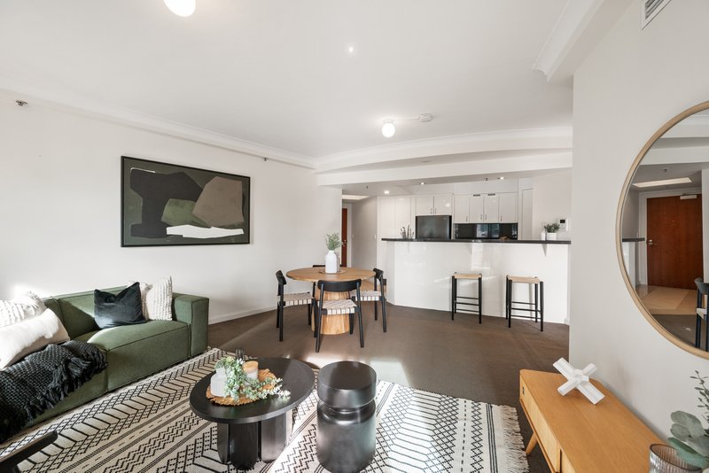 Photo - 39/35 Howard Street, Brisbane City QLD 4000 - Image 3