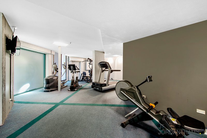 Photo - 39/4 Thornton Street, Surfers Paradise QLD 4217 - Image 17