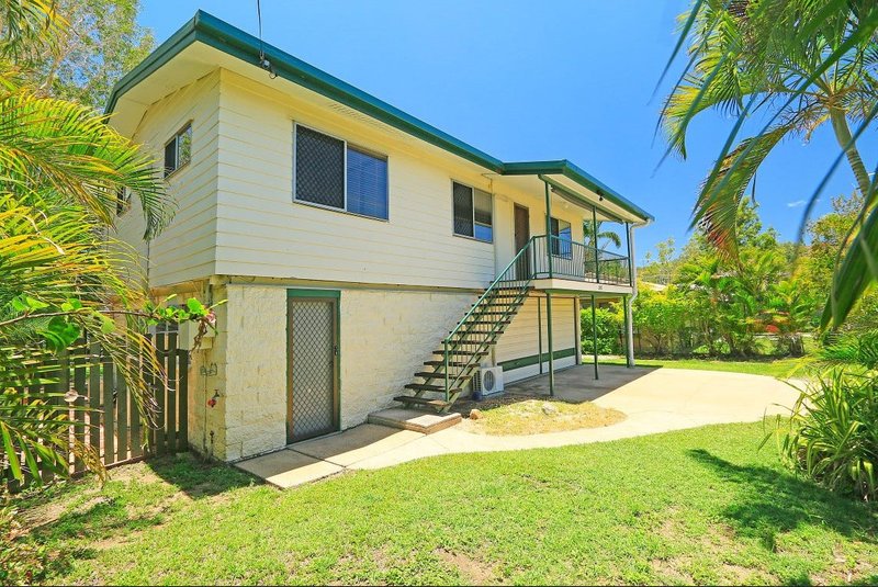 Photo - 395 Richardson Road, Norman Gardens QLD 4701 - Image 2