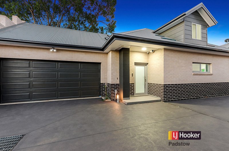 Photo - 3/96 Doyle Road, Revesby NSW 2212 - Image 2