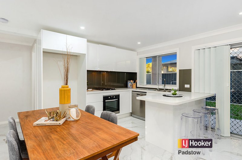 Photo - 3/96 Doyle Road, Revesby NSW 2212 - Image 3