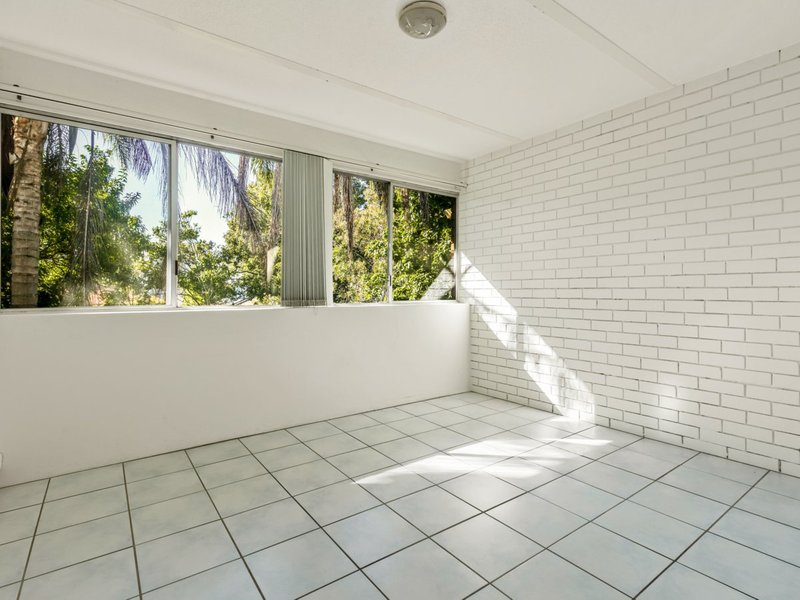 Photo - 3/96 Primrose Street, Sherwood QLD 4075 - Image 4